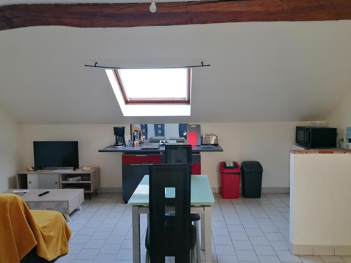 Appartement Climatise Avec Parking Prive A Doue La Fontaine מראה חיצוני תמונה